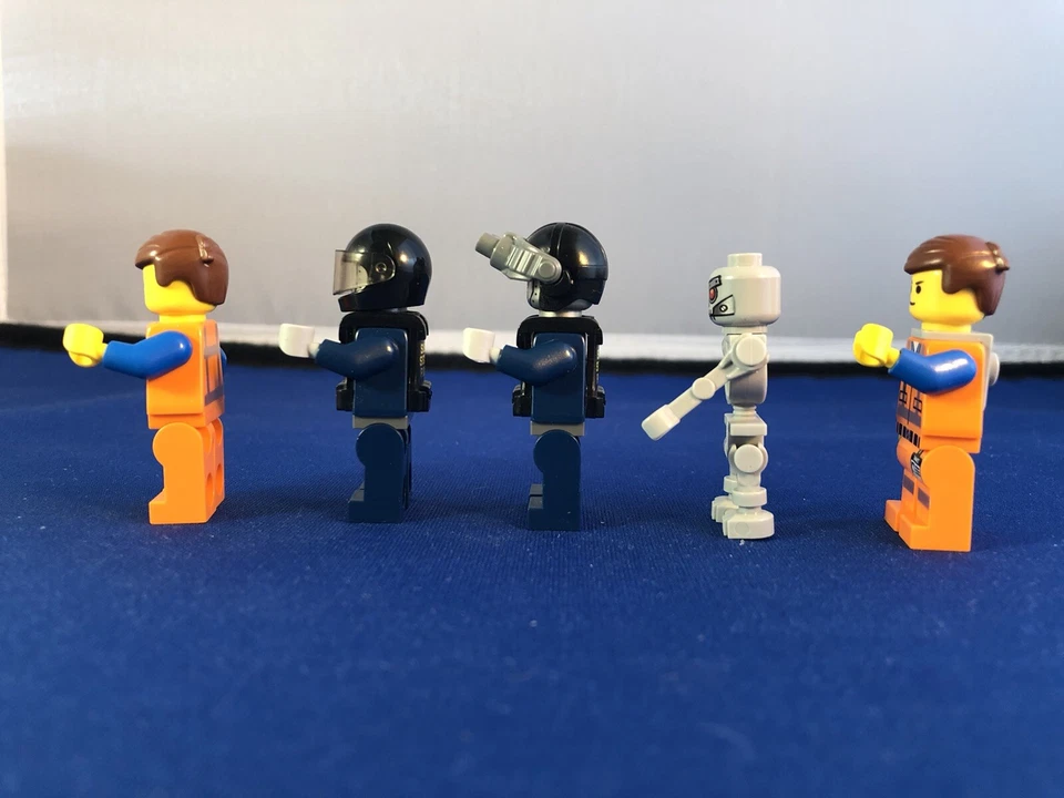 Lego Movie Minifigures Emmet Robo SWAT Skeleton tlm072 tlm087 tlm055 060 tlm048 - Image 3 of 4