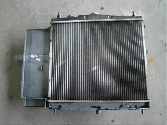 NISSAN Cube 2003 UA-BZ11 Radiator [Used] [PA67490239] - image 2 of 4