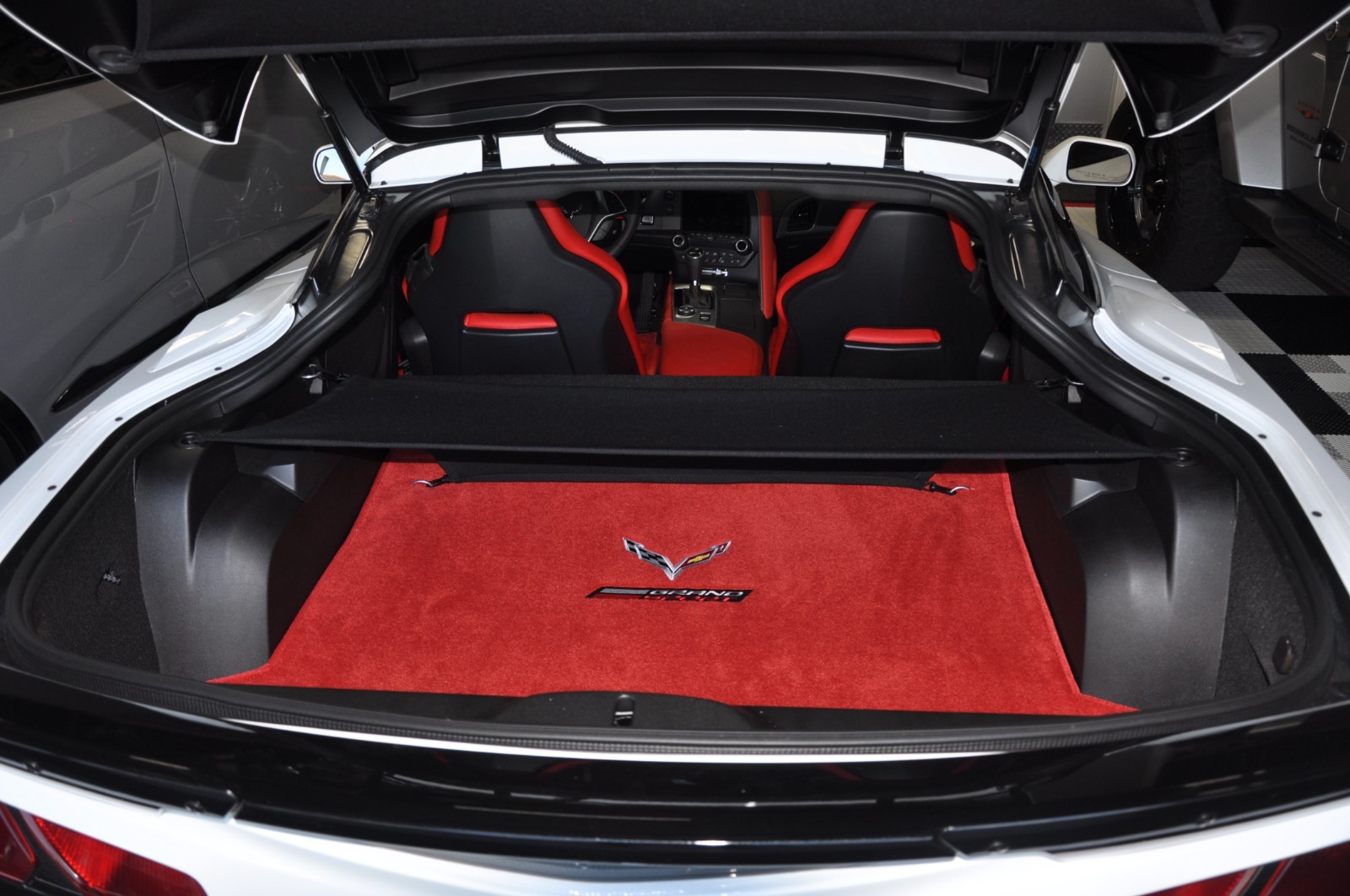 2019 White Chevrolet Corvette   | C7 Corvette Photo 4