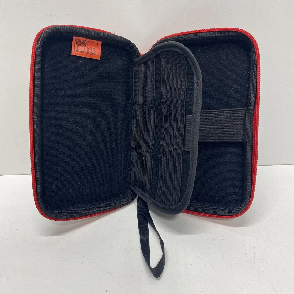Hori Nintendo 3DS XL Retro Pixel Mario Zip Pouch - Image 3 of 4