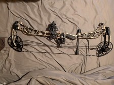 Mathews Lift 33 RH Bare Bow Plus Grip