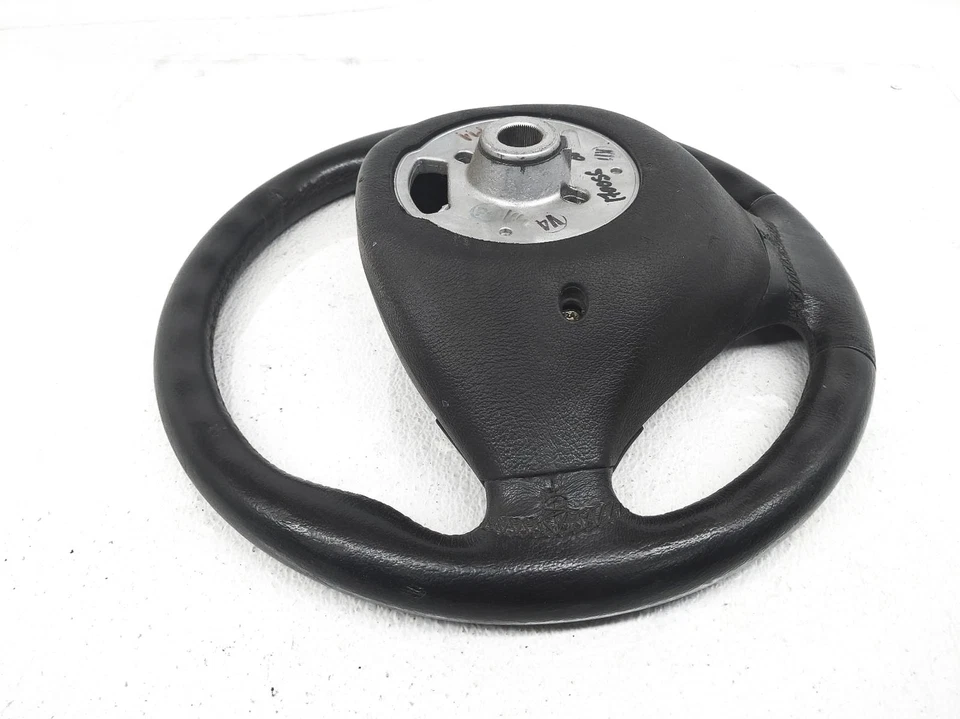 Volante BMW 540I 2000-2001 - cuero negro 32-34-2-229-103 *tiene rasguños Foto 2 de 4