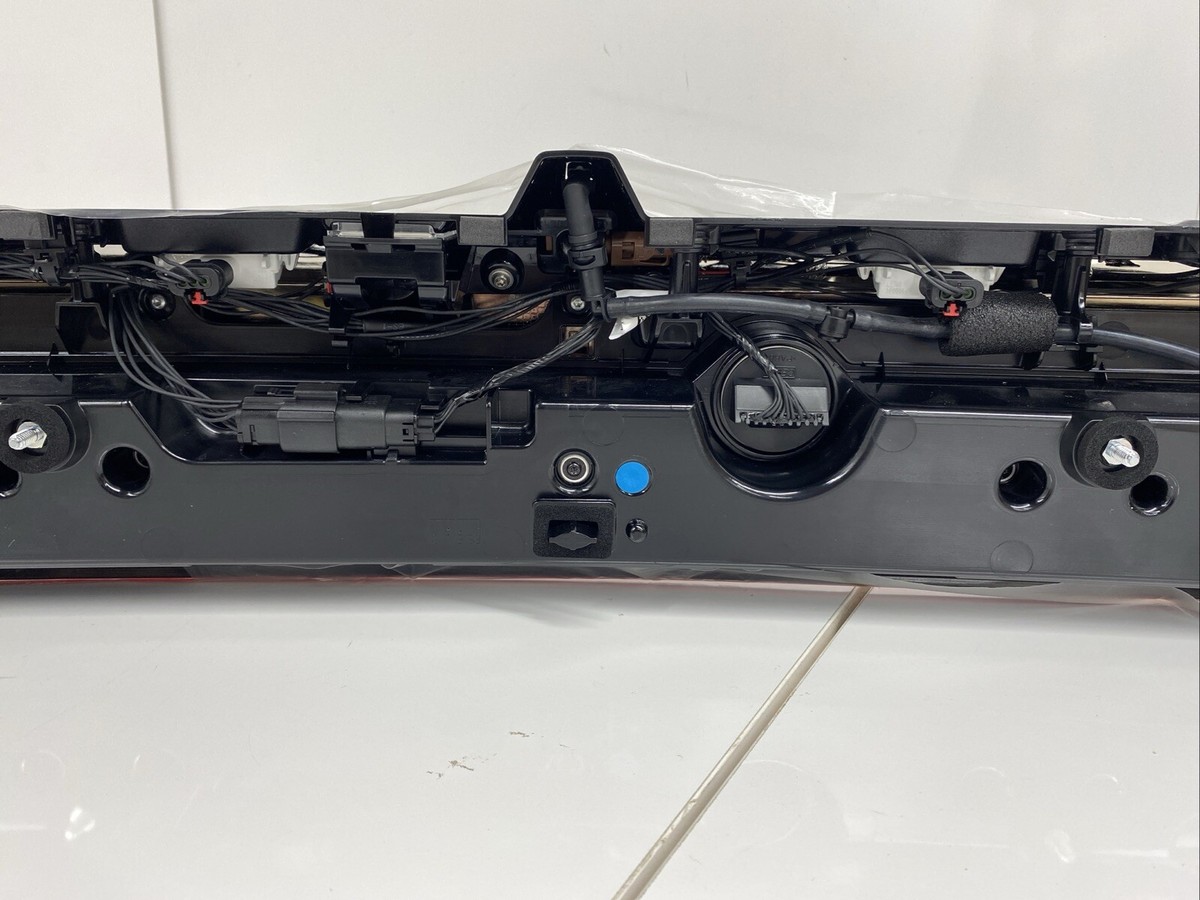 PO#4 OEM 2022-24 Lincoln Navigator Rear Tail Light Reflector NL7Z