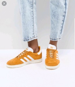 adidas gazelle mostaza