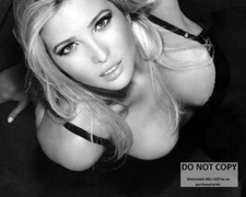 IVANKA TRUMP FIRST DAUGHTER & ADVISOR TO THE PRESIDENT - 8X10 PHOTO (MW-417)