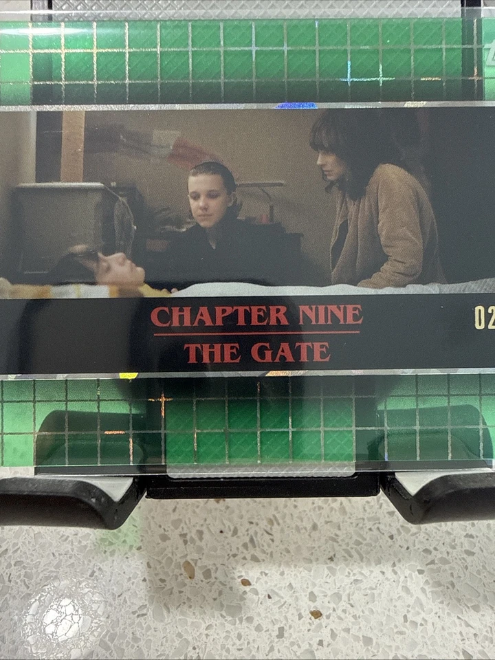 2025 Topps Stranger Things Capítulo Nueve La Puerta #02 ¡De 75!! Foto 3 de 4