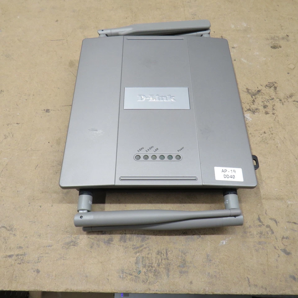 D-LINK DWL-8600AP Wireless Dual‑Band PoE Access Point With Bracket and Screws - Image 3 of 4