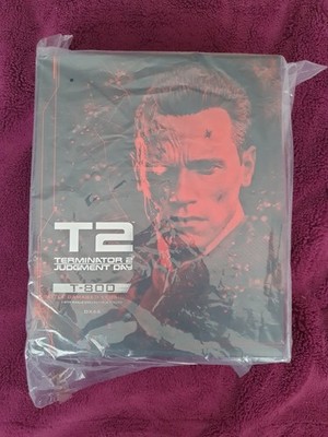 Hot Toys DX 46 Terminator 2.0 battle damaged 1/6 Figur NEU/OVP