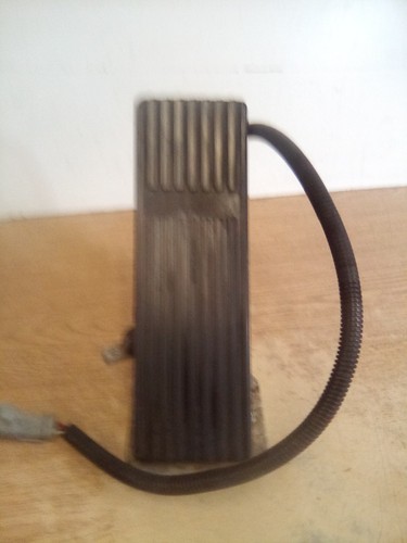 1999 International 9200 Throttle Pedal 4976166, 5133225