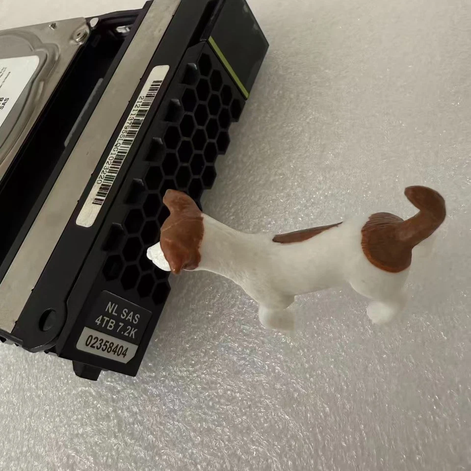 02358404 4T 7.2K 3.5 SAS  S5600 v3 s5800 v3 s6800 v3 hard disk - Image 2 of 4