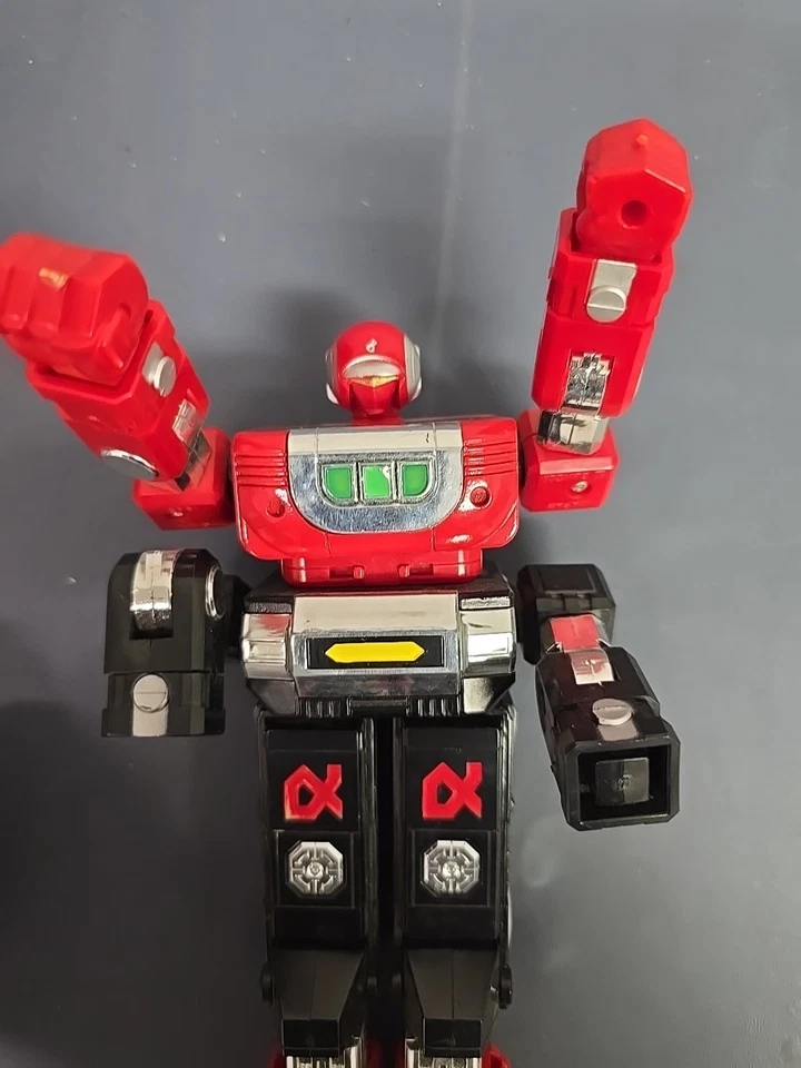 1983 Voltron II Black Red Gladiator Albegas Bandai Matchbox Transformer  - Image 2 of 4
