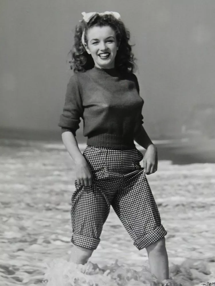 Marilyn Monroe Young Norma Jean Baker Plaid Pants In Ocean 8x10