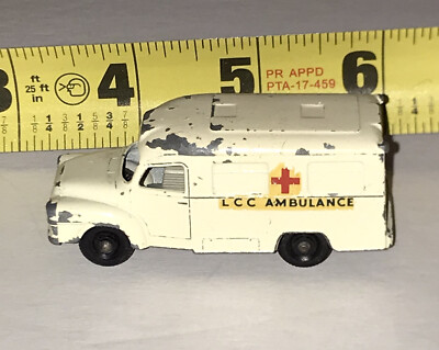 MATCHBOX 　No.14 　LOMAS AMBULANCE s-l400.jpg
