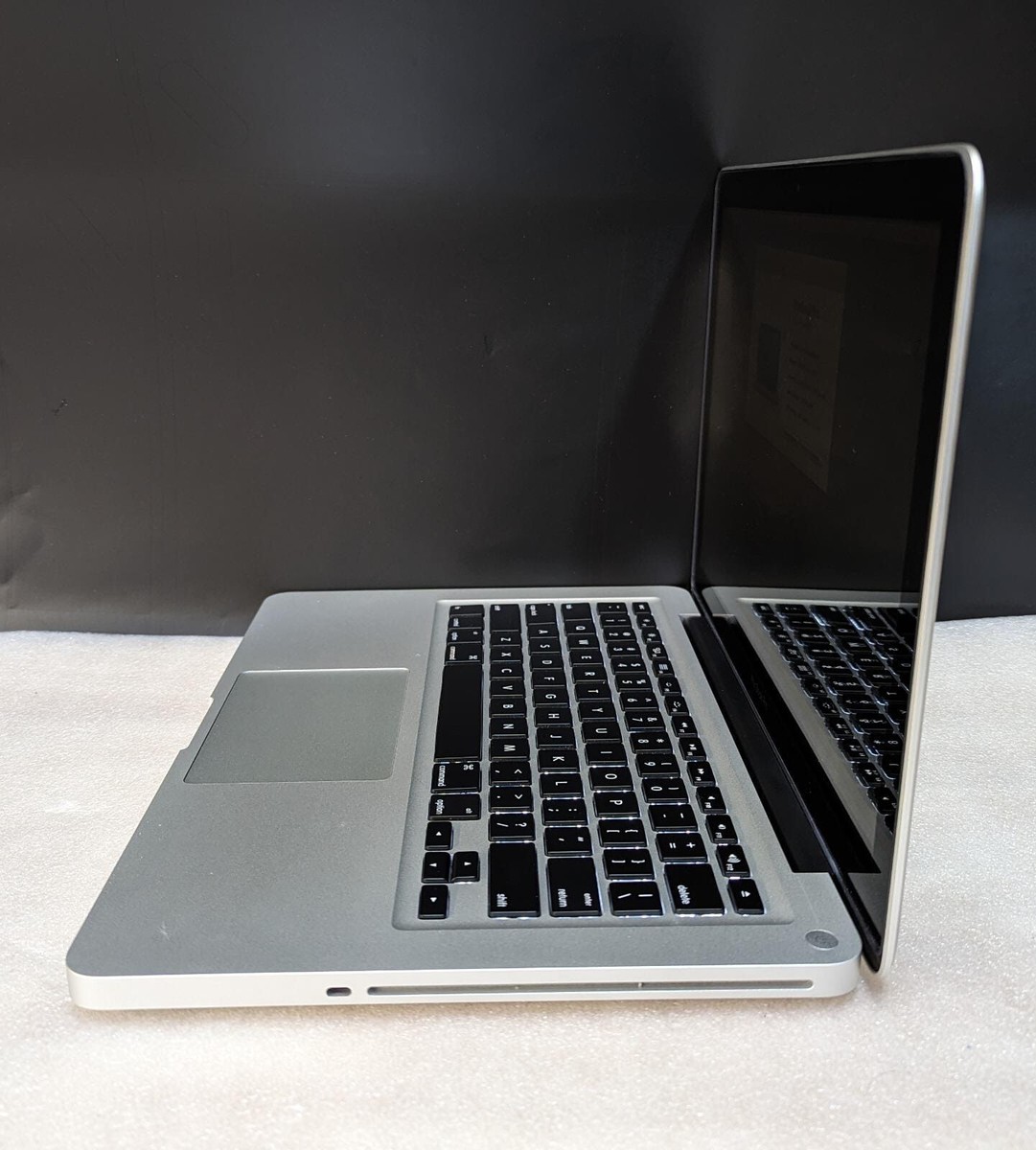 MacBook Pro (13-inch Early 2011 ) 2.3 GHz Intel Core i5 MacBook Pro (13-inch Early 2011 ) 2.3 GHz Intel Core i5