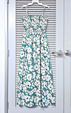 green floral print slevless long maxi dress M urban outfitters earrings