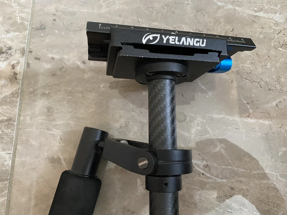 YELANGU CINE DSLR Carbon Fiber/Alloy Steadicam Camera Stabilizer - Image 2 of 4