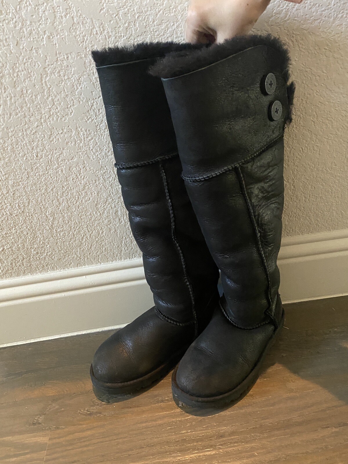 RARO UGG over the keen Bailey Button Bomber Boits taglia 5 stivali alti UGG