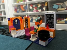 2001 LEGO Harry Potter: Hogwarts Classrooms (4721) 99% COMPLETE!