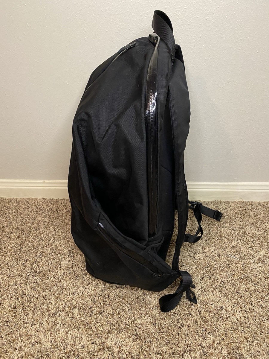 Lululemon Para Backpack Water-Repellent Bag Black 23L School Gym
