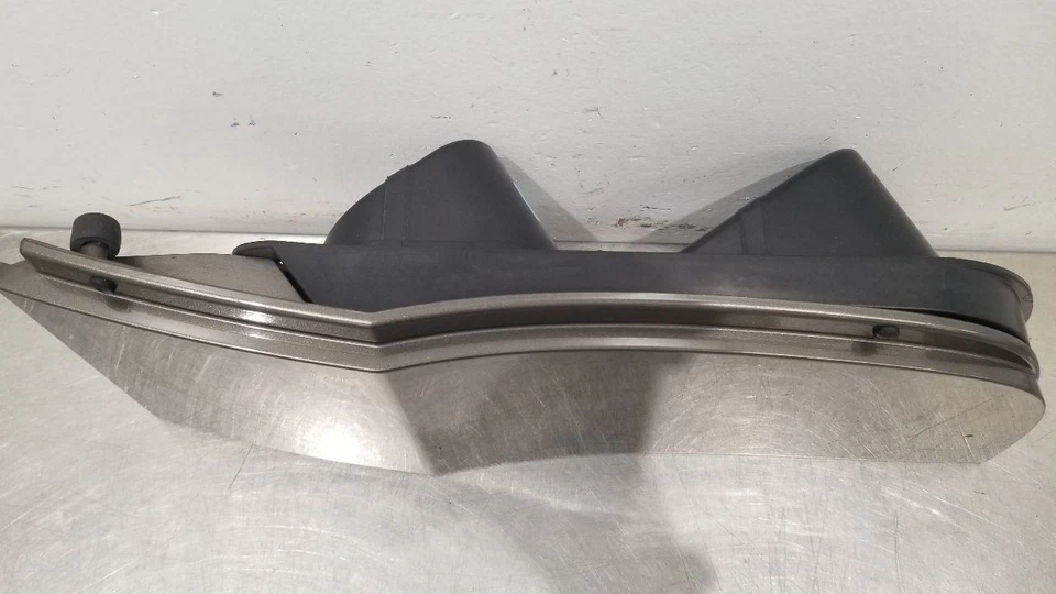 17 MERCEDES BENZ METRIS 447 TIPO AMG EXPLORER PUERTA DE LLENADO DE COMBUSTIBLE DORADO 4477500003 Foto 3 de 4