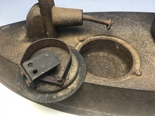 ANTIQUE / VINTAGE SAD IRON VIRNOCHE 1890 PATENT HANDLE ? TEMPERATURE INDICATOR ?