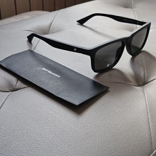 MONTBLANC MB0432S-002 – Occhiali da Sole Uomo Nero / Grigio Polarizzati