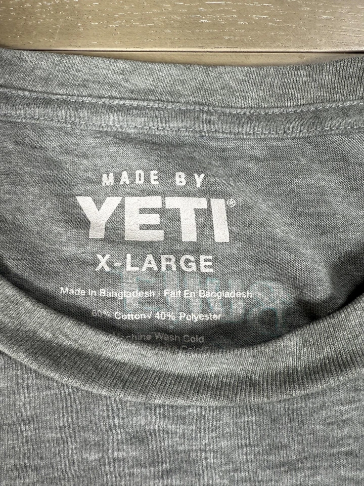 Camisa YETI Para Hombres XL Gris Construida Para El Surfista Salvaje Camiseta Gráfica Exterior Foto 3 de 4