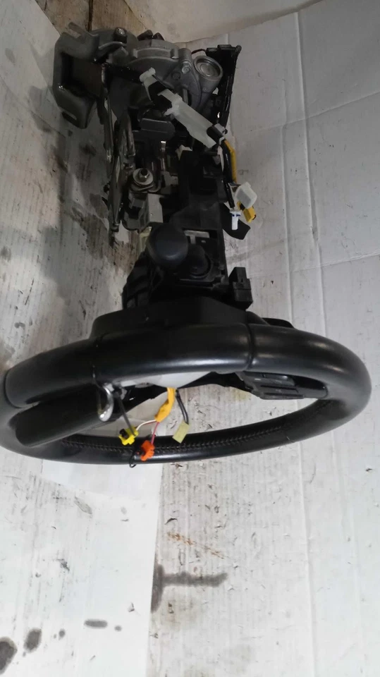 Columna de dirección usada se adapta a: Mazda 3 SDN 2016 con control de crucero con luces antiniebla con automático Foto 2 de 4