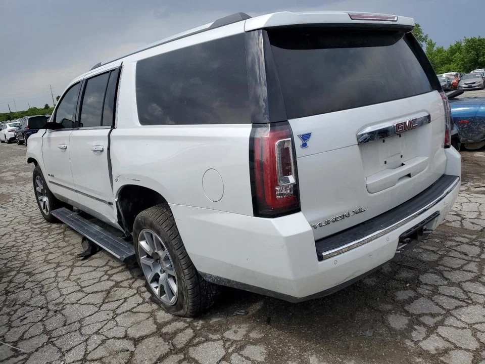 2016 GMC Yukon XL Washer Reservoir OEM 6.20L Used 182K Miles C25534 - Image 2 of 4