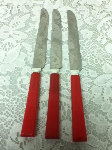 Vintage, 5-pc Lot, Red Bakelite Knives - Picture 4 of 5