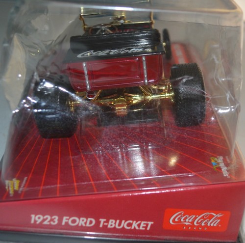 Johnny Lightning - Coca-Cola Brand - 1923 Ford T-Bucket 1:18 Scale 100% Die-Cast - Picture 9 of 10