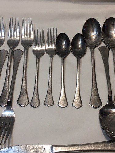 Stainless Steel Japan Flatware Silverware Scallop Ends Unknown Pattern Vintage - Picture 4 of 12