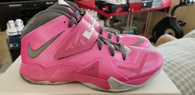 breast cancer lebron soldier 7