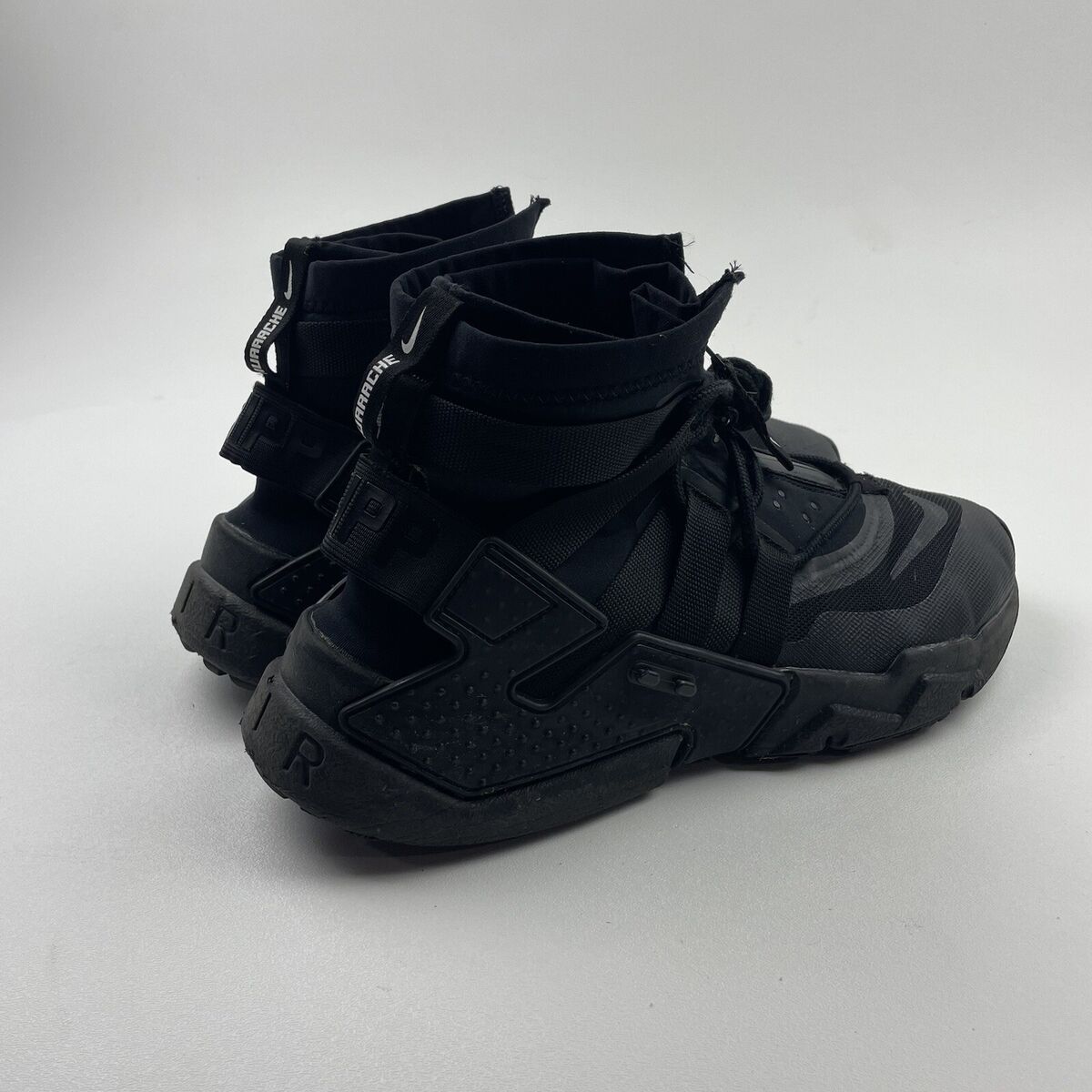 Nike Air Huarache Gripp Triple Black size 13 US AO1730-002