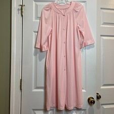 VINTAGE Shadowline Women's S Pink Nylon Robe Button Quilted Neckline Pocket