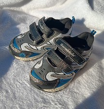 Infant/ Toddler Boys Shoes Size 5