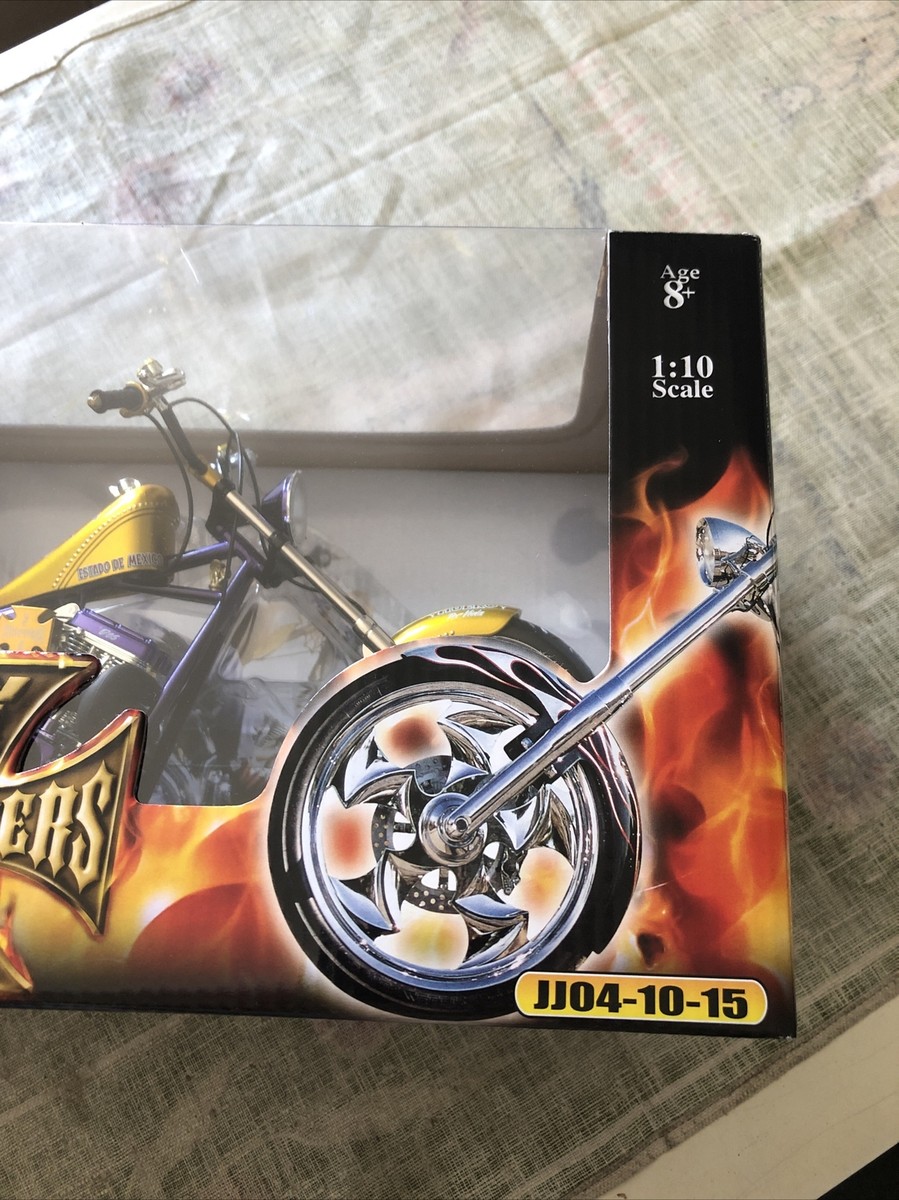 West Coast Choppers 1:10 Scale Jesse James, Penny Saved West Coast Choppers 1:10 Scale Jesse James, Penny Saved