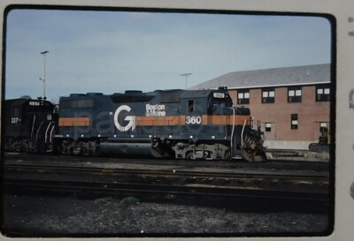 RR TRAIN Slide B&M Boston & Maine GP-39-2 #360 Rigby Yard ME 1986 AB17