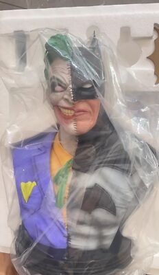 Geekx The Joker Batman Bust Resin Statue Figure Collectible