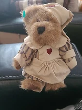 Boyds Bear With Heart Apron And Scarf