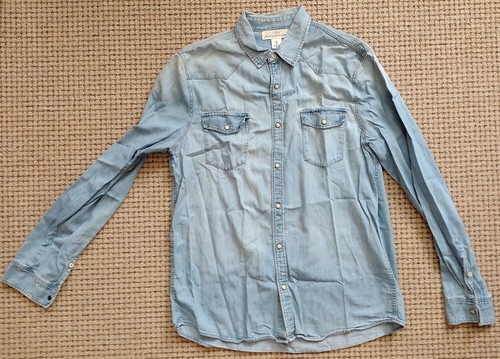 Kleiderpake 6 x Herren Klassisch Hemden Gr. L+1 Jeanshemd + 1 Strickjacke Gr. L - Bild 3 von 9
