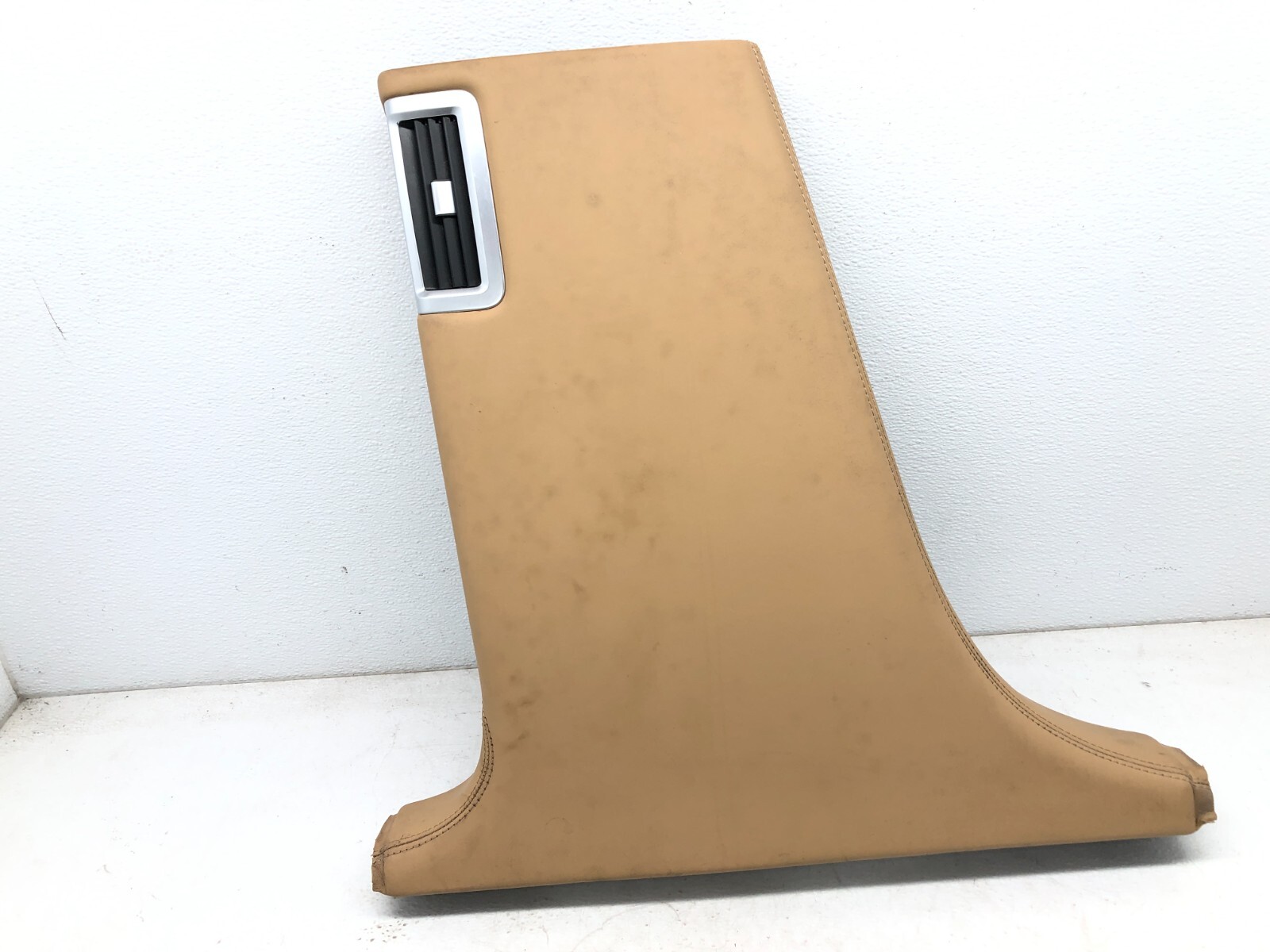 2014-2018 BENTLEY FLYING SPUR LEFT DRIVER SIDE LOWER B PILLAR TRIM COVER #NOTES