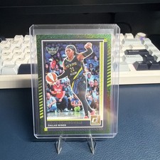 2025 Panini Donruss WNBA Arike Ogunbowale #26 Green Shimmer Dallas Wings