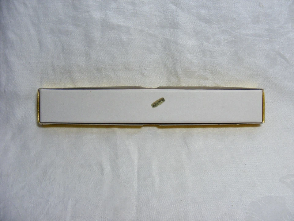 Abanico de mano vintage tela de encaje de plástico negro borde plateado borla rosa F-2 Foto 3 de 4