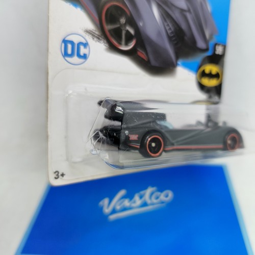 Hot Wheels Batmobile 2017 Super Treasure Hunt Batman: The Brave and The Bold - Imagen 4 de 7