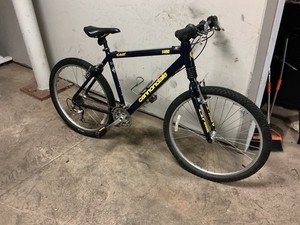 Cannondale USA F400 マウンテンバイク 26インチ Cannondale F400 Vintage Hardtail MTB with Disc Brakes, Shimano XT