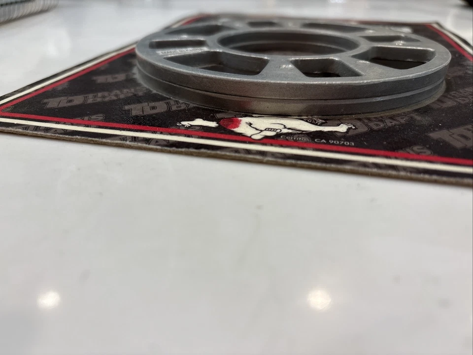 Separadores de freno de disco Transdapt 7106 de 4 orejetas; diámetro circular de pernos de 4" a 4-1/2" Foto 4 de 4