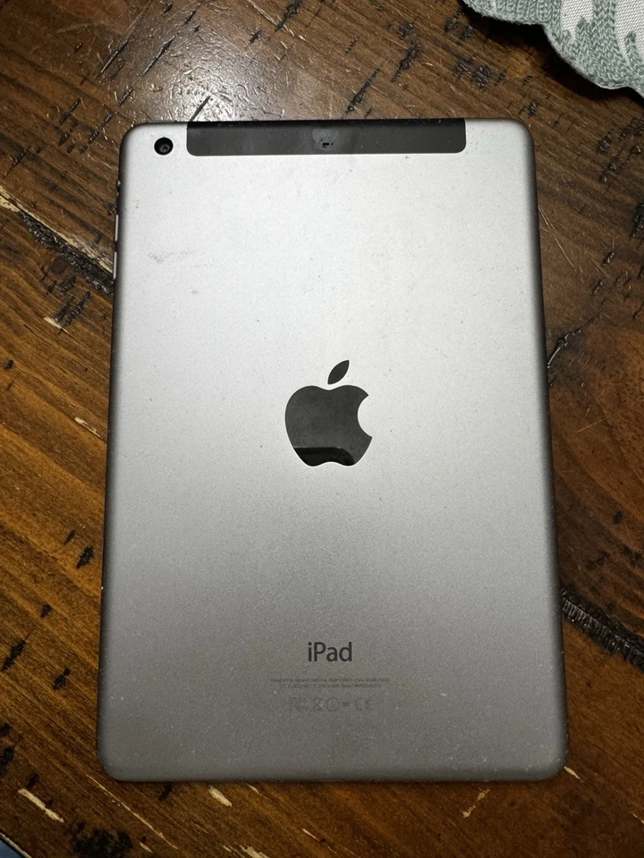 Celular Apple iPad Mini 3 3.ª generación 64 GB Wi-Fi + 4G LTE, A1600 - Gris espacial Foto 4 de 4