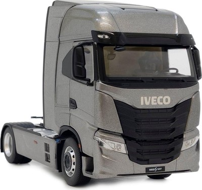 Marge Farm Modelle 1:32 Maßstab Iveco S-Way 4x2 dunkelgrau