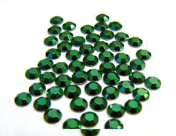 GIORGETTI STRASS BORCHIE SFACCETTATE 4mm 100pz Verde scuro Termoadesive Verdone hotfix